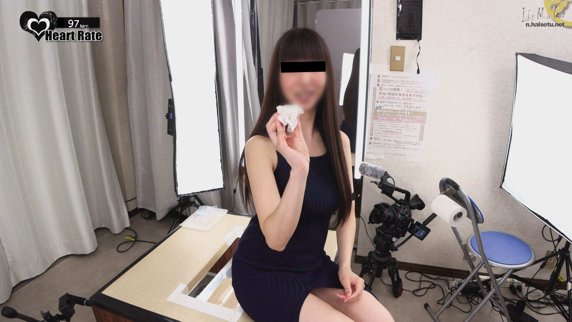 これをおしりに入れてウンチとめてました✨ 「恥態鏡覗糞姿49」「止まる電車 おしっこお漏らし編6」「お姉さんたちの尻放屁6」他 新作6本発売!【排泄屋新作】